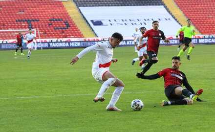 FT Antalyaspor, yenilmezlik serisini 10 maça çıkardı