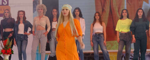 Uşak'ın ilk Moda Festivali başladı.